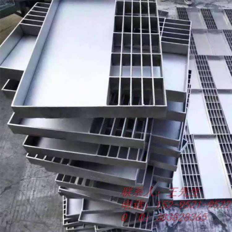 With drain stainless steel well cover