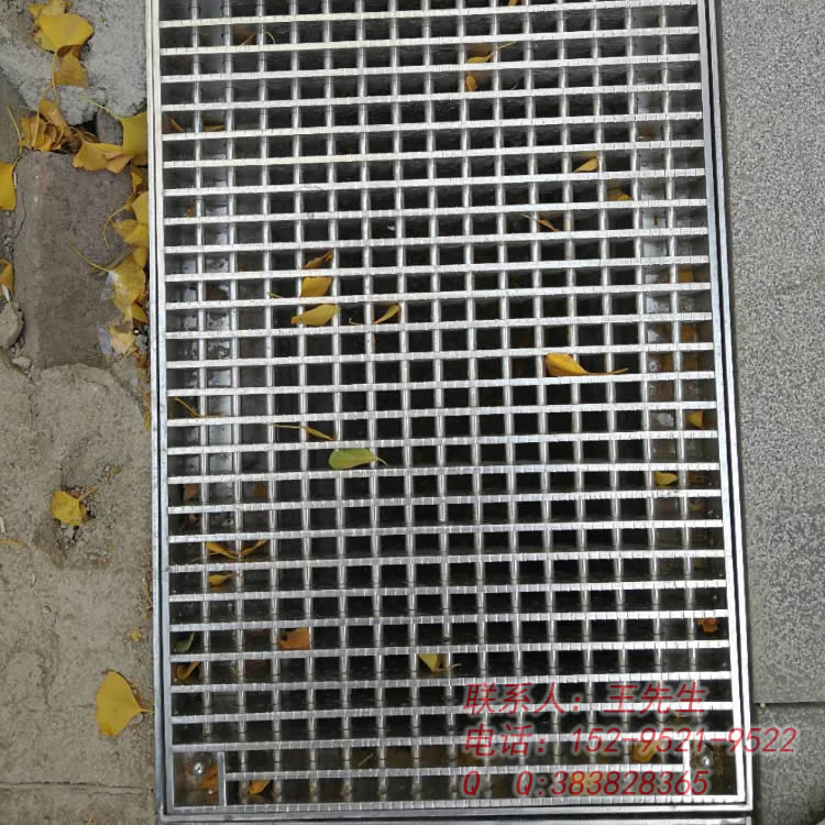 Toothed anti-slip and anti-theft stainless steel ditch cover