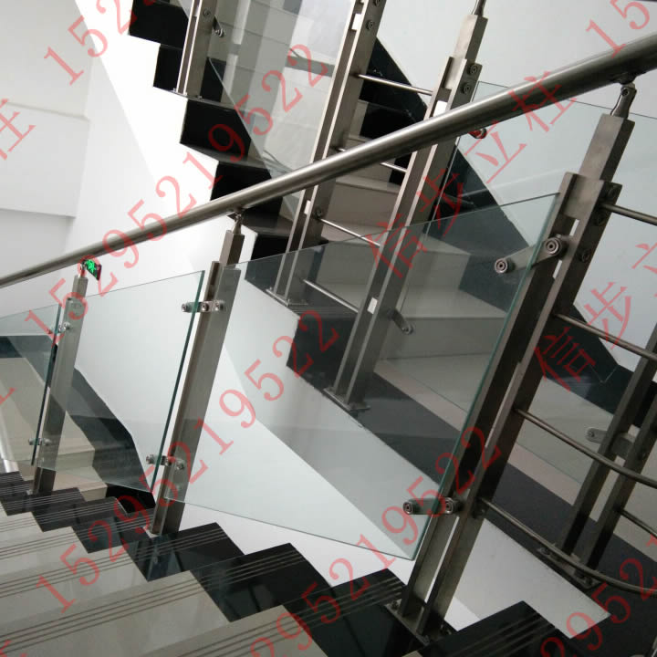 Noble stainless steel column products are selected for stairs of Dafeng Vienna 3 Hotel