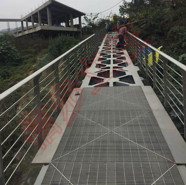 The stainless steel column of Xinbu 30 thick large bridge is applied to the tourist attractions of Langjiu Group