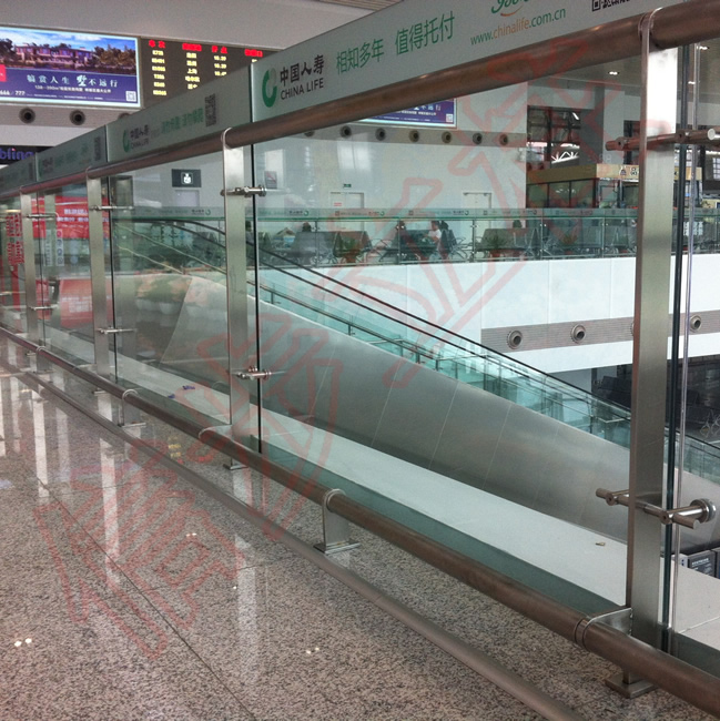 Xinbu stainless steel column is used as the platform handrail support column in the north square of Nanjing Railway Station