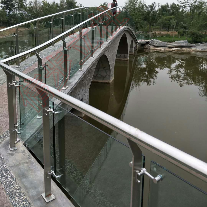 Weifang Beichen Oasis Wetland Park Bridge railing column selects Xinbu stainless steel column