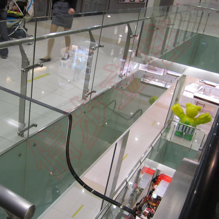 Xinbu stainless steel column is used for glass railing of Rizhao Department Store