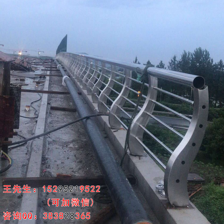 Xinbu stainless steel column is used for the stainless steel bridge railing of Deqing Wukang Expressway
