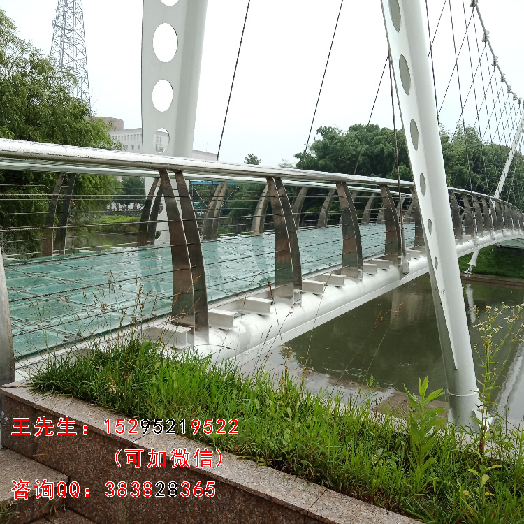 Xinbu stainless steel bridge column is used for the glass bridge of Taizhou High School