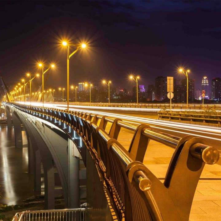 Xinbu stainless steel bridge column is used for Luzhou Bridge for ten years without rust, with excellent quality