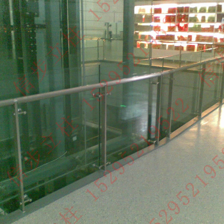 Yangzhou Taizhou Airport selects Xinbu stainless steel glass column, which is durable and not rusty