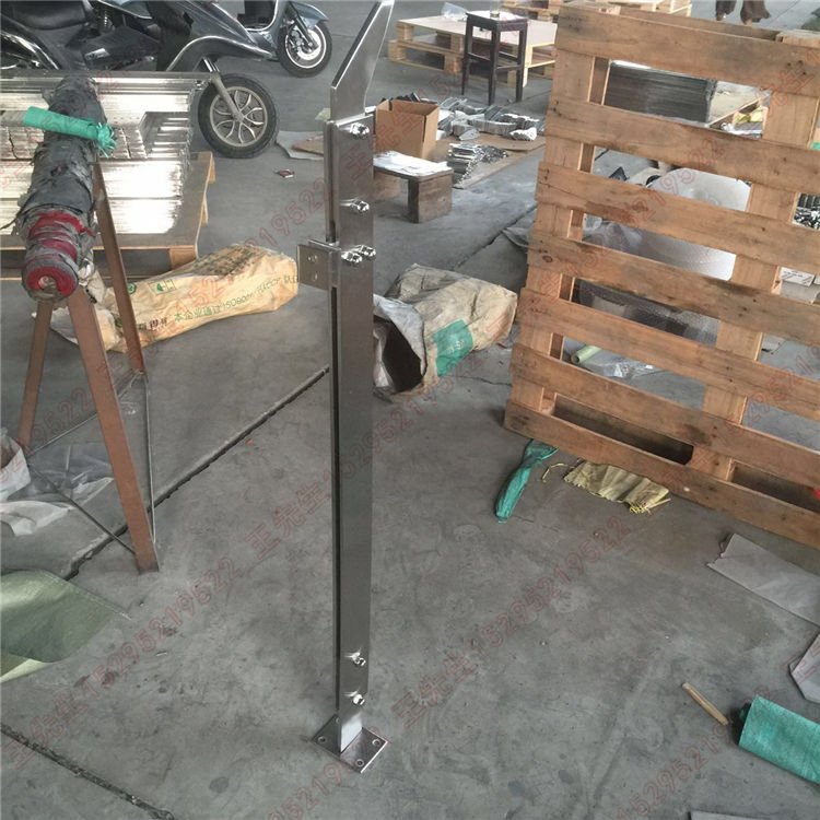 Stainless steel double-sheet square plate with glass column